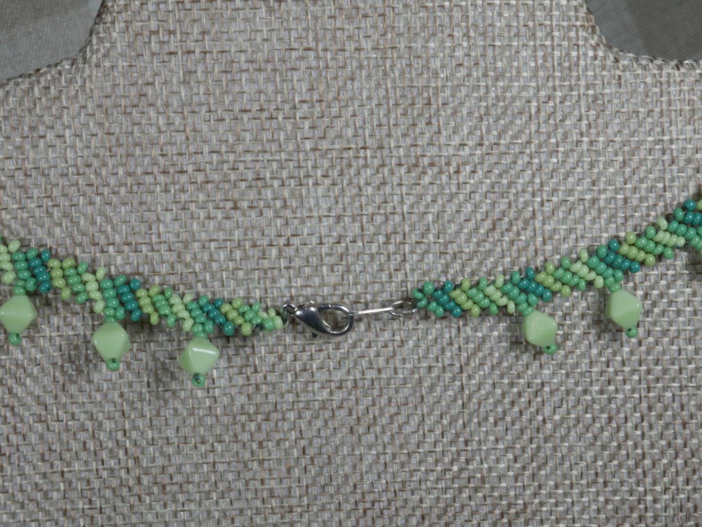Woven Beaded Green Choker with Diamond Shaped Accents